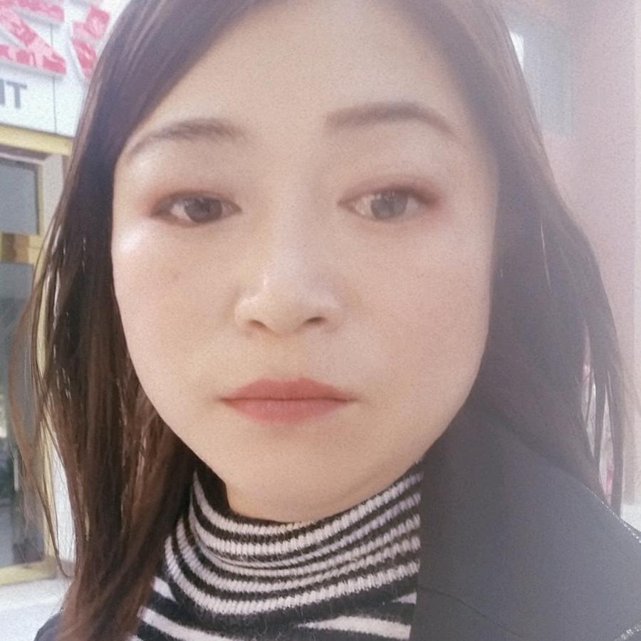 A-光辉香料——何文玲
