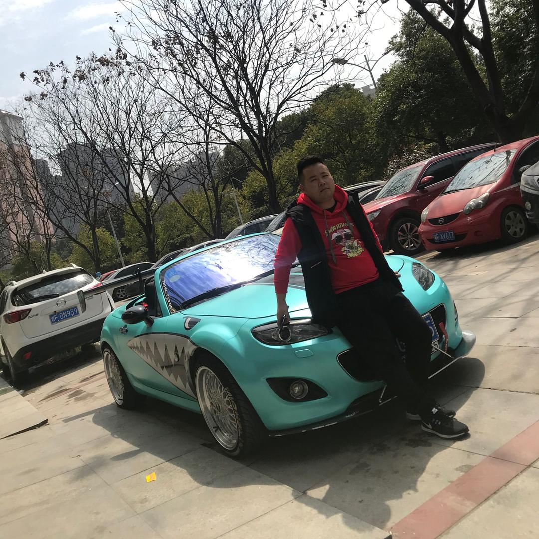岳东名车-张磊