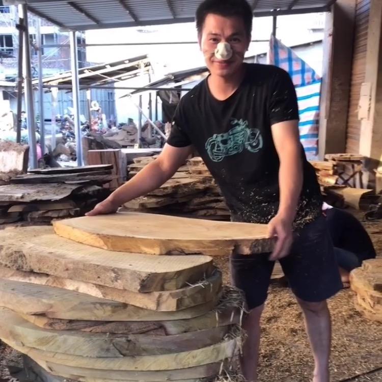 随缘根雕厂