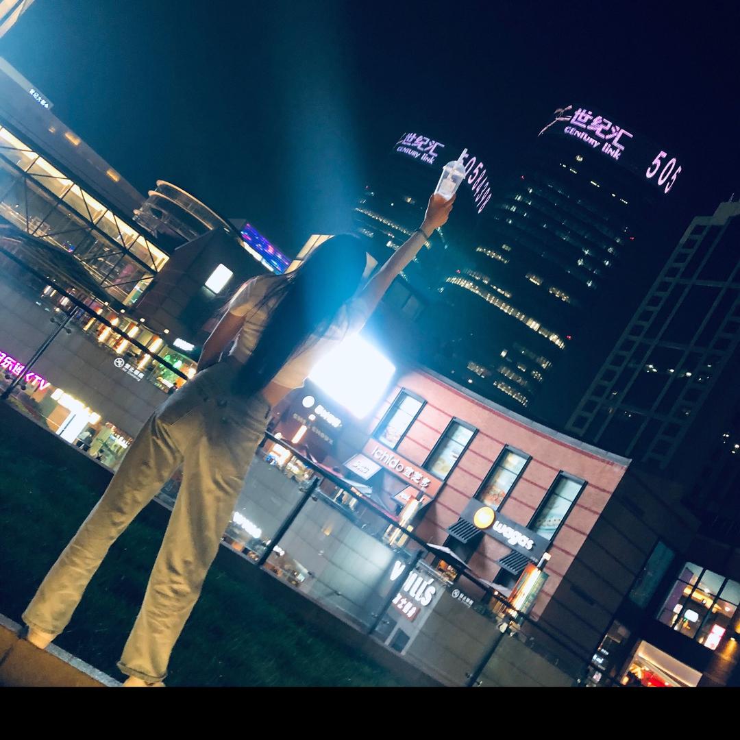 江曦文.