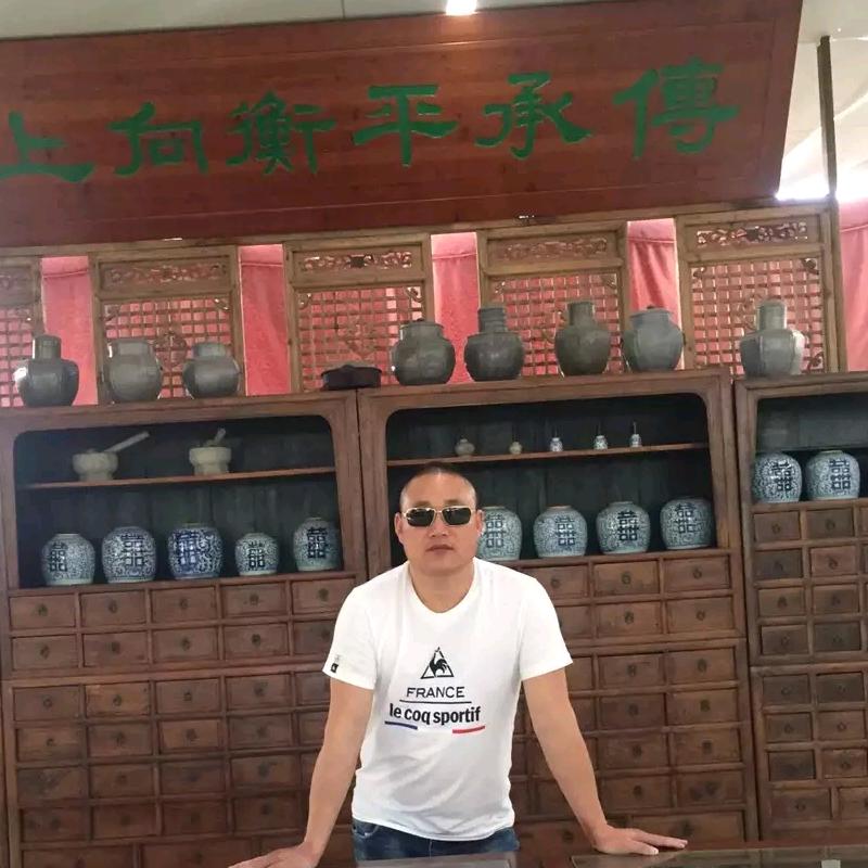 安哥风动雕塑