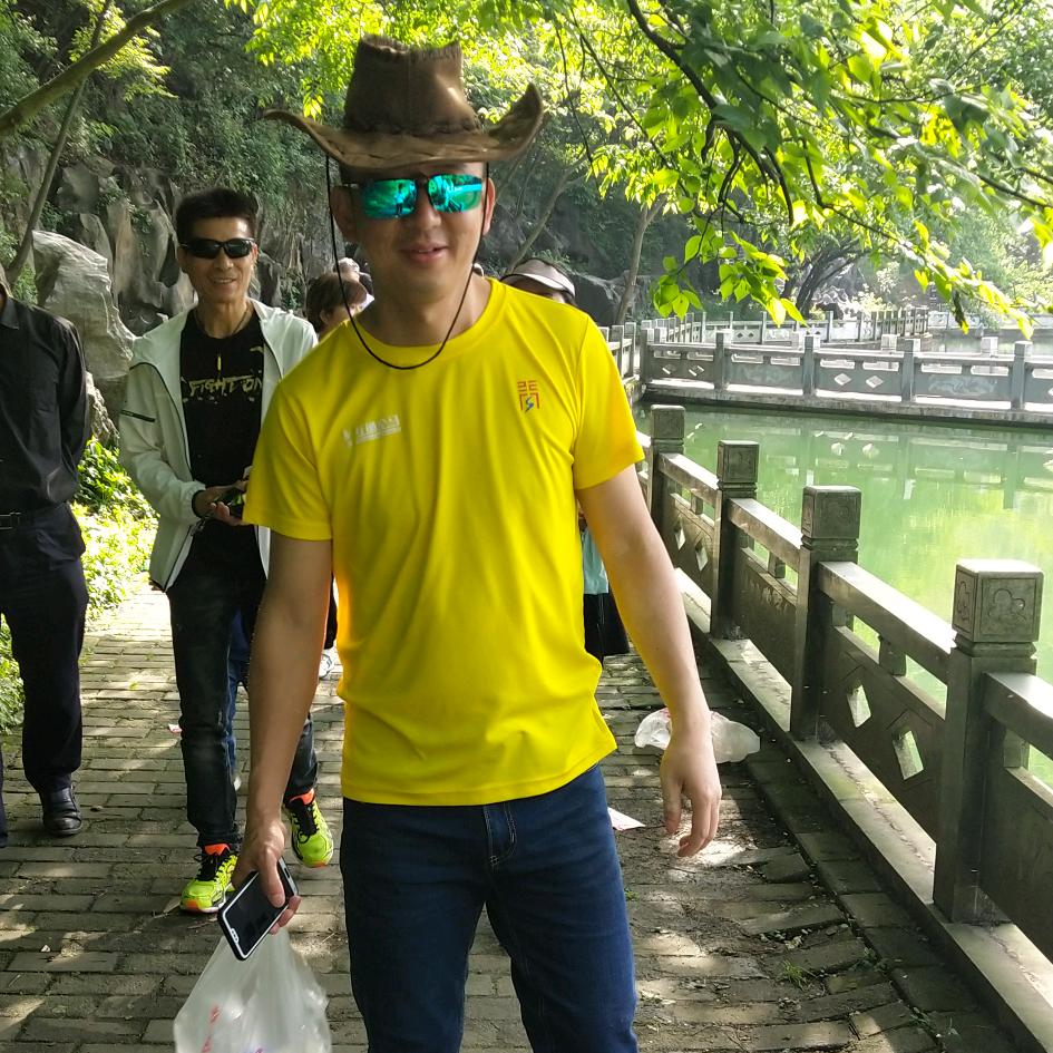 陈默得光