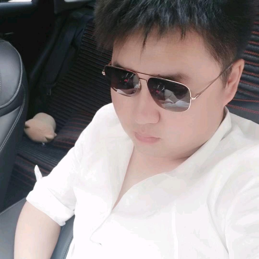 →_→亮哥