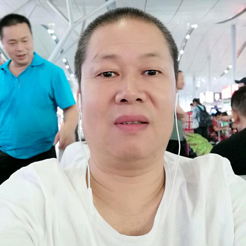 李龙飞