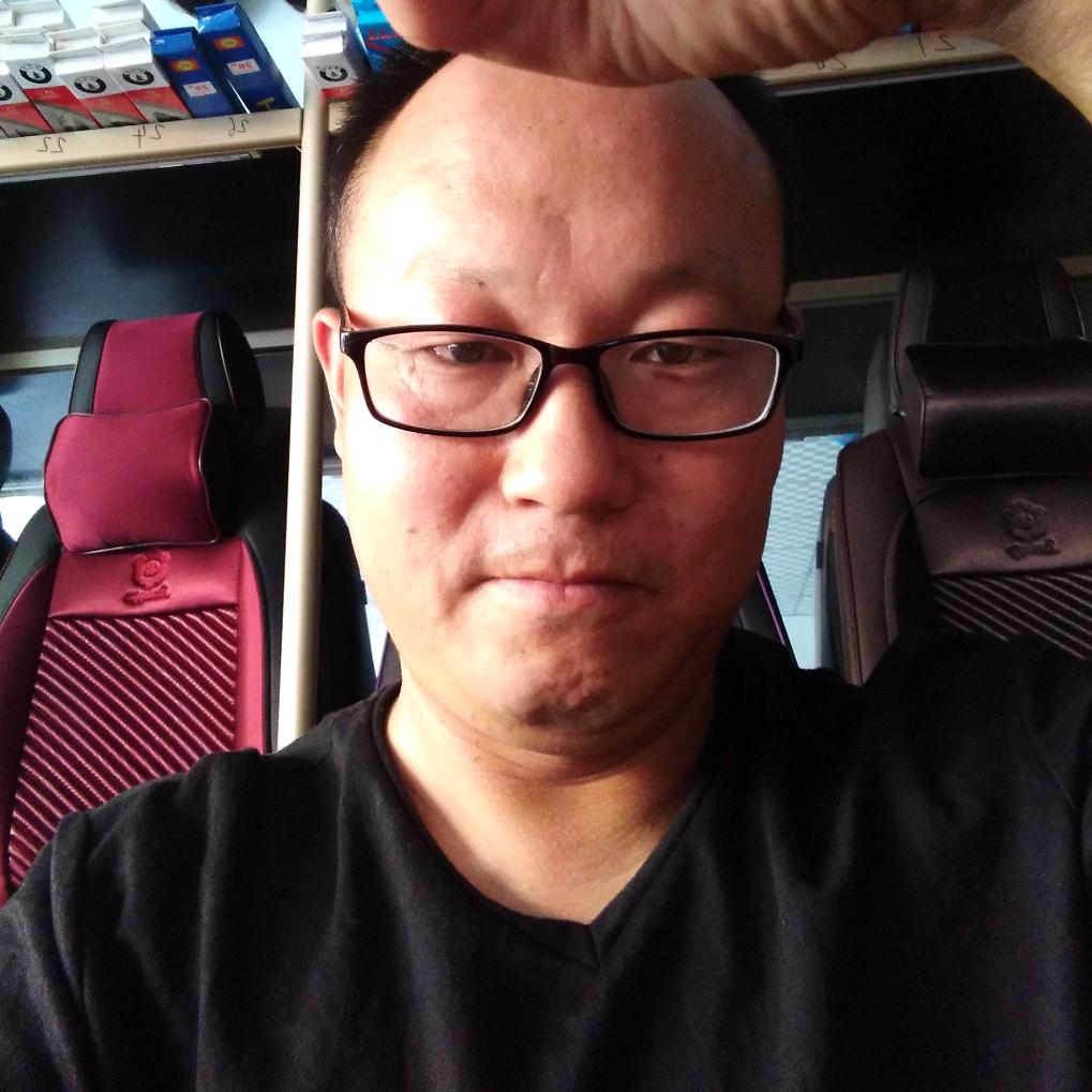 蓝海里的船