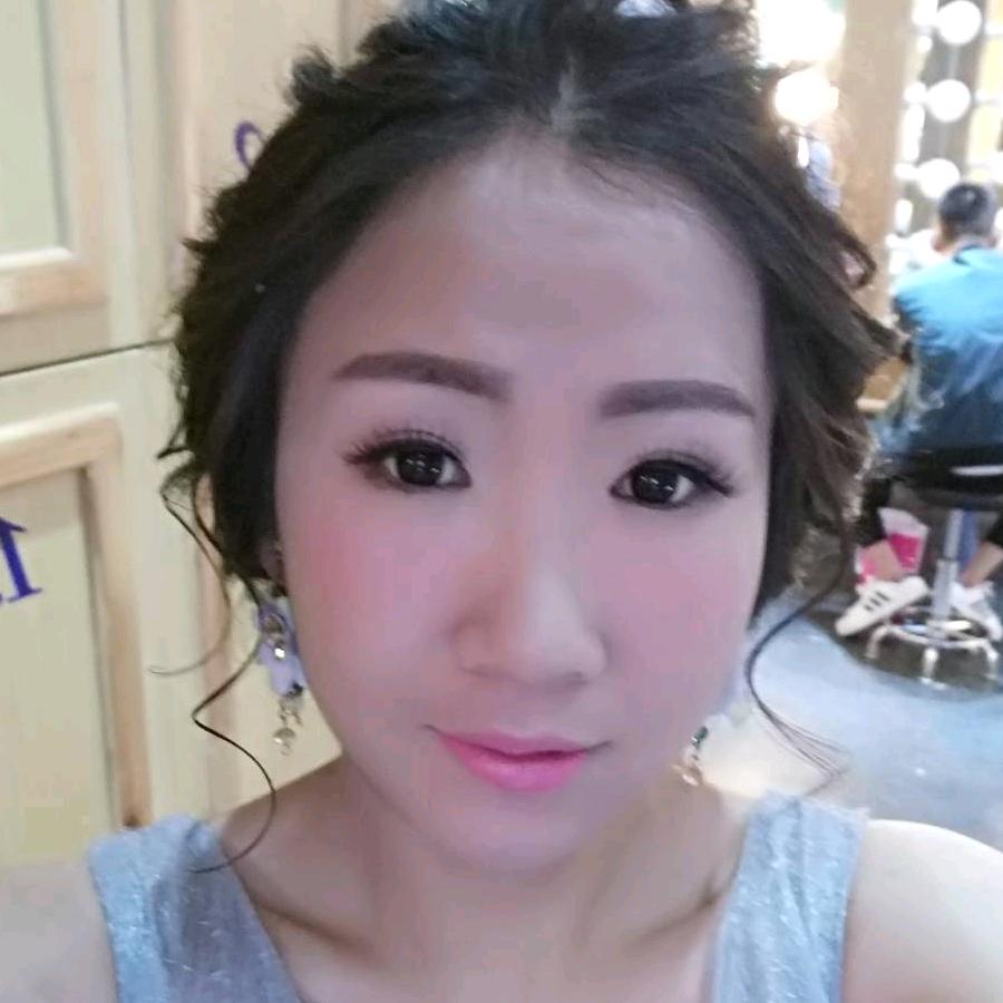 热爱生活的娜妞