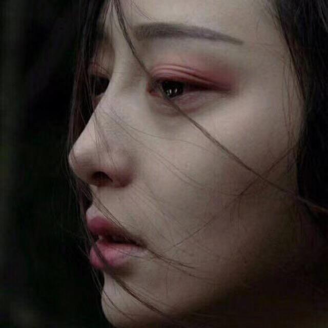 八月