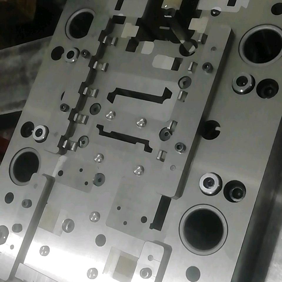 温州精奇模具有限公司