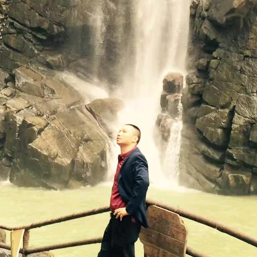 优努高端瓷泳铝门窗1379996481吴