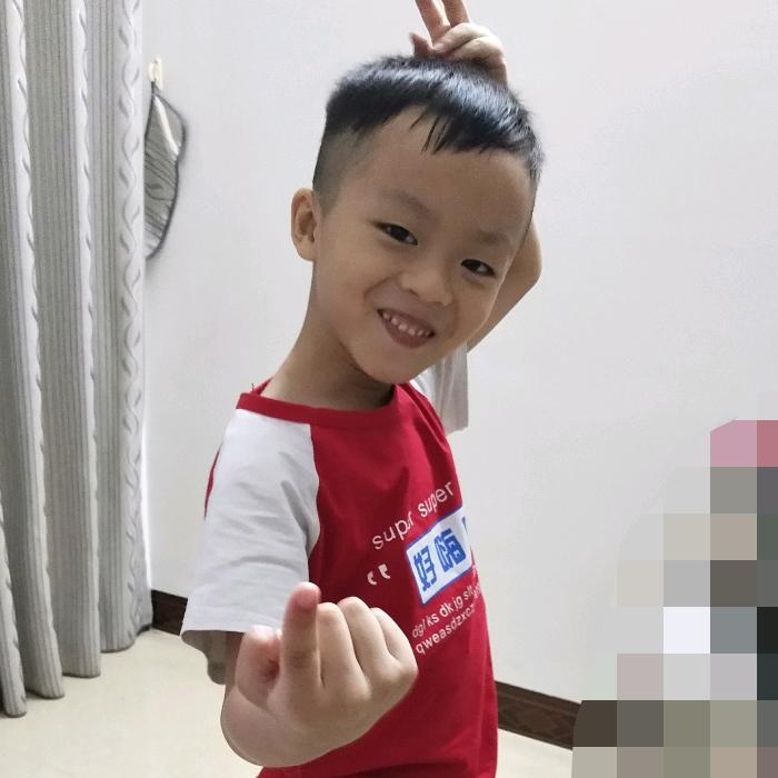 A 小小黄鳝鱼🐠