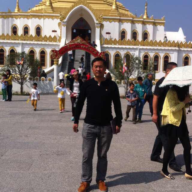 岳城中红家具生活馆