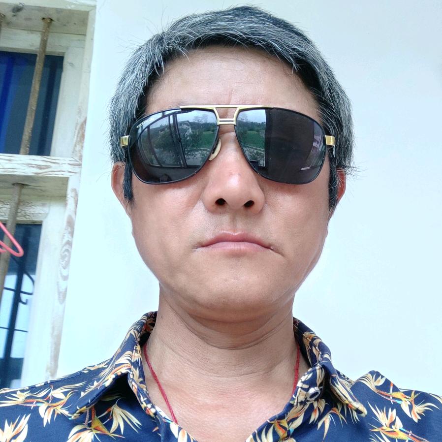 满天的采云霞光