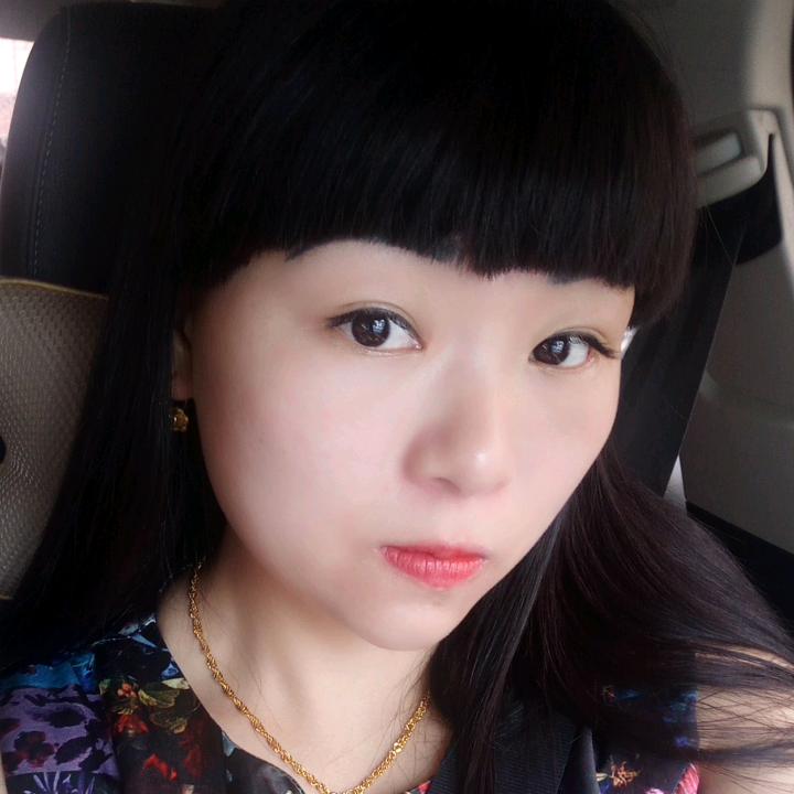 小妞。