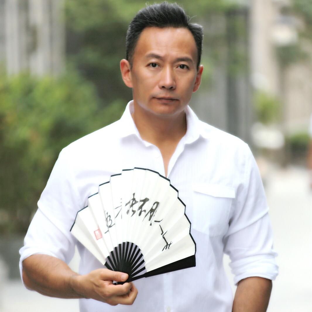 主持人谭江海