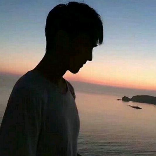 坠落深海的鱼🐠