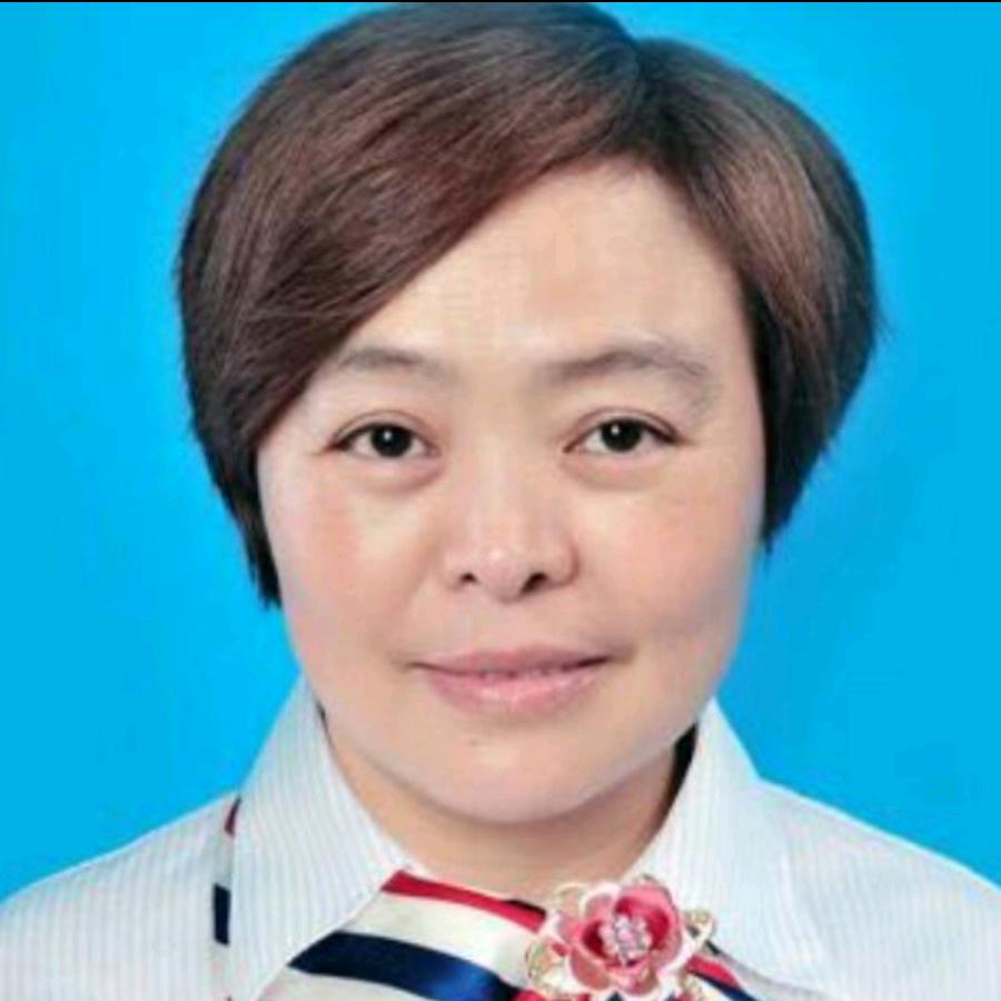 熊英