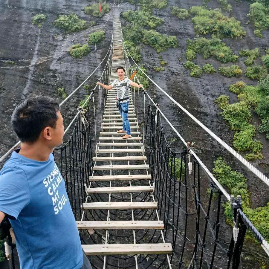 （^O^乘风破浪^O^）