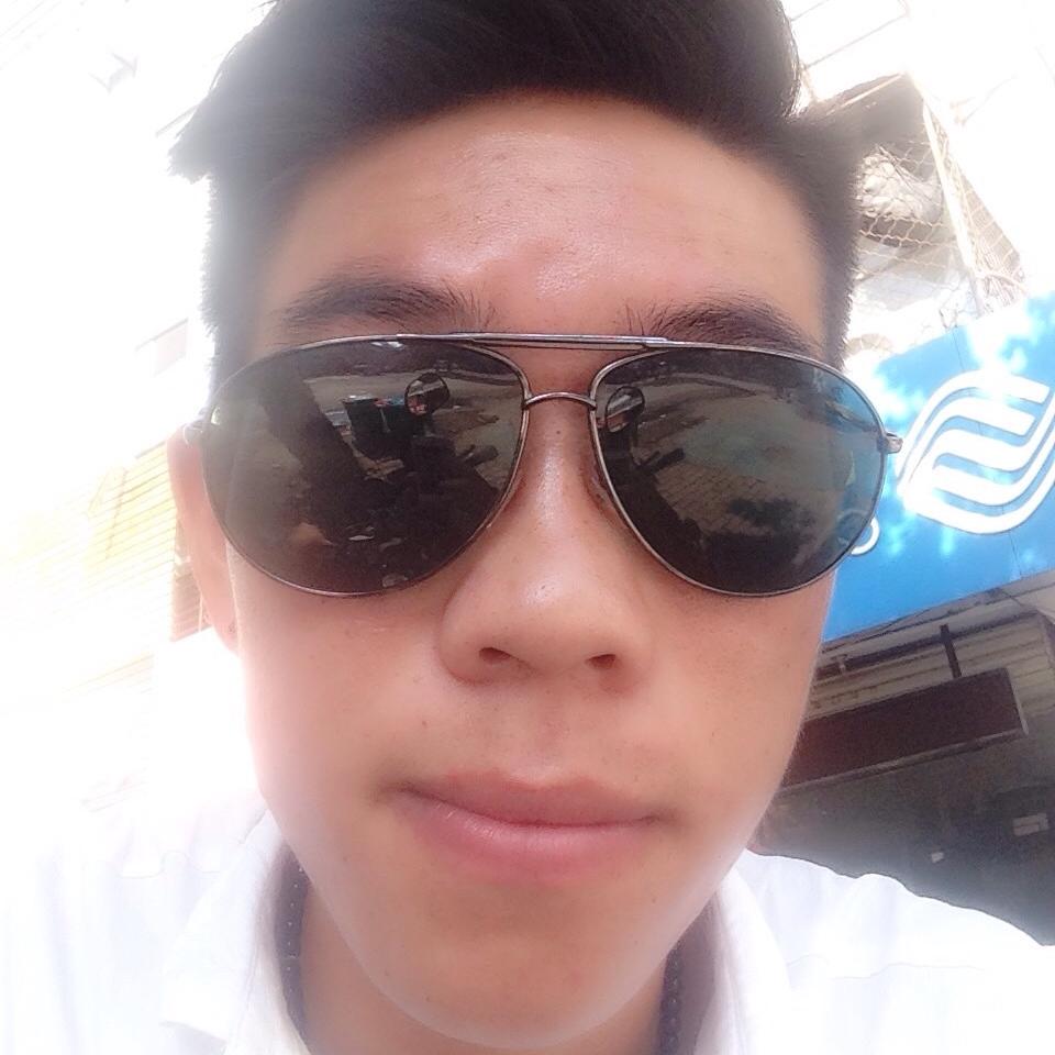 阳光背后的男人