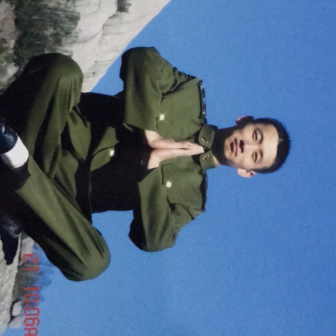 不忘初心、牢记使命。