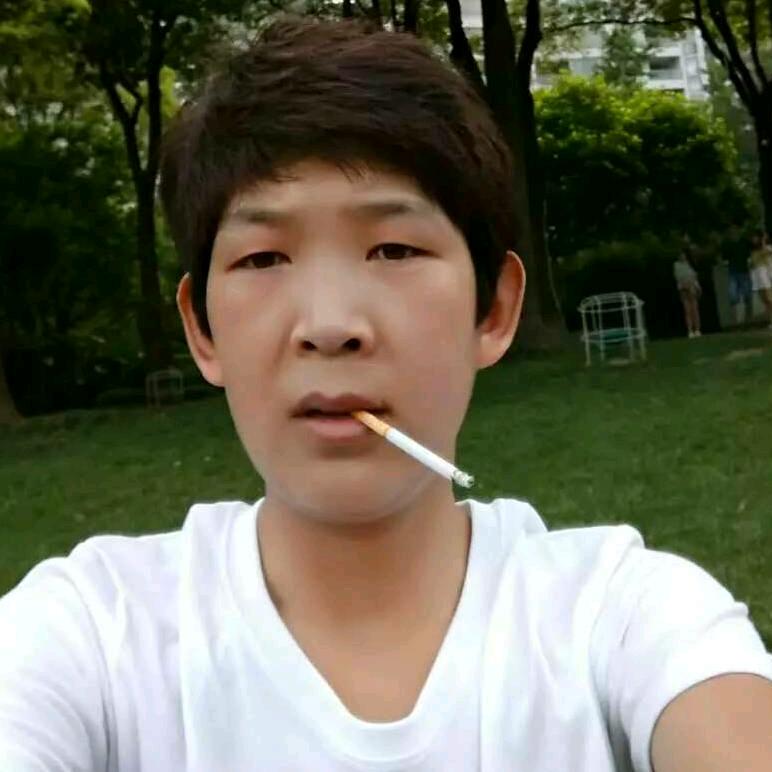 90后半挂车司机