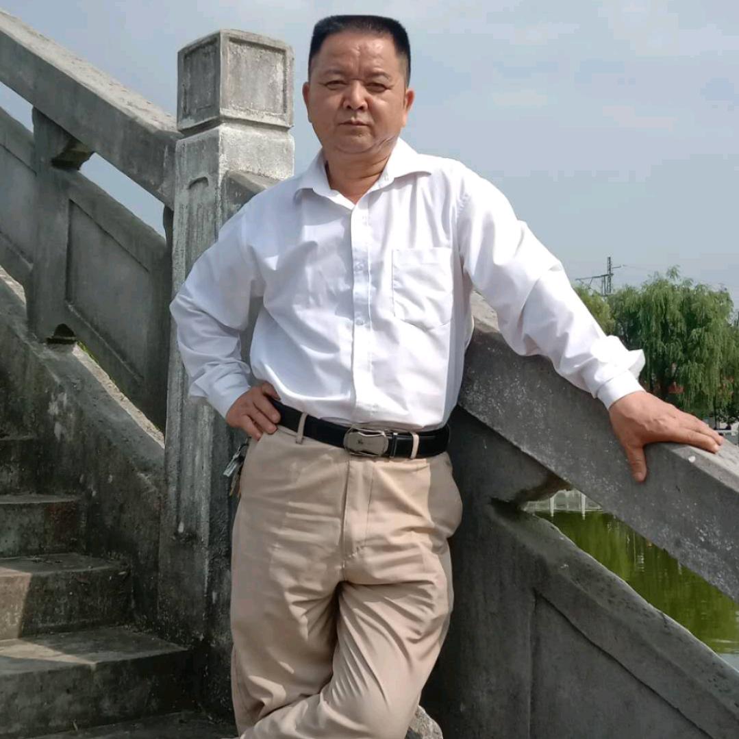 程良水，理发师