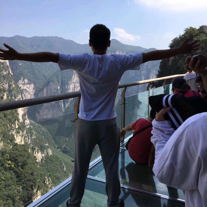 小乔售砖
