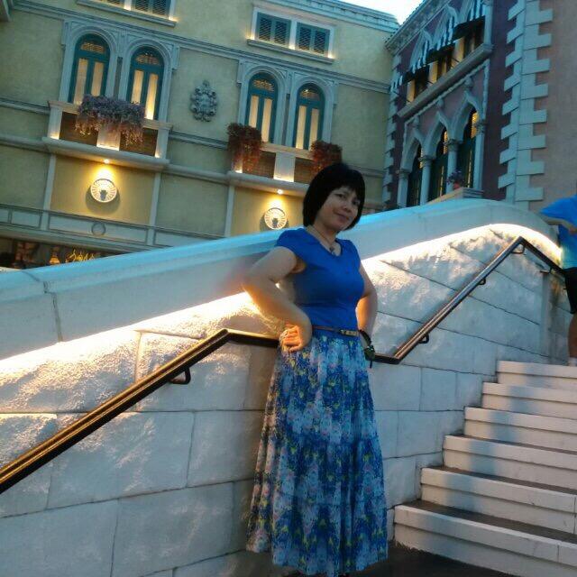 May何美美英语老师