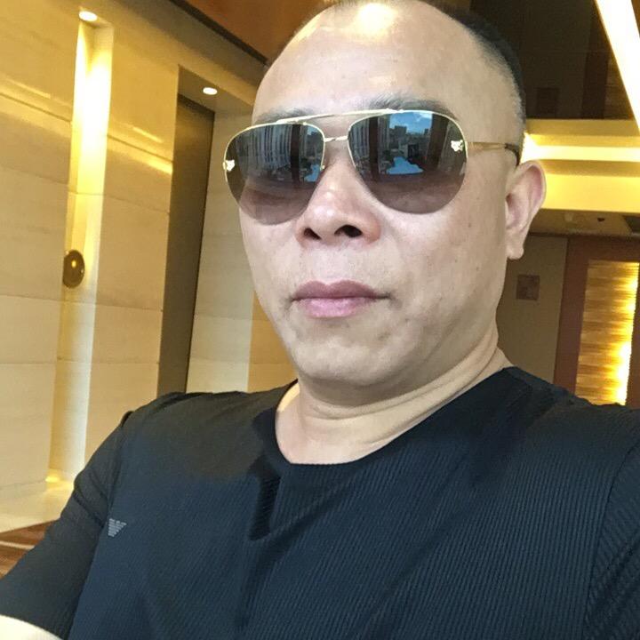 何总