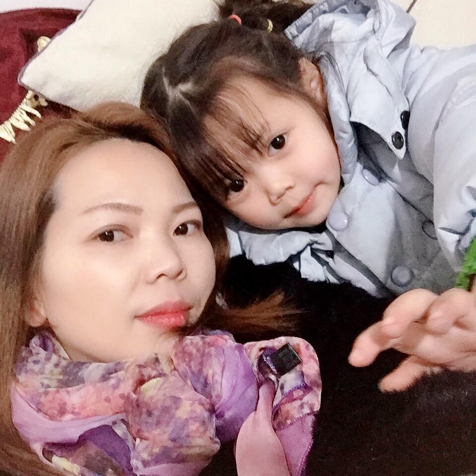 我和两个孩子在一起