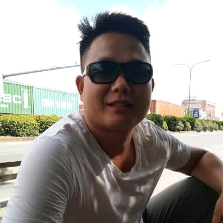 韩理想望湖广场小粉车烤面筋