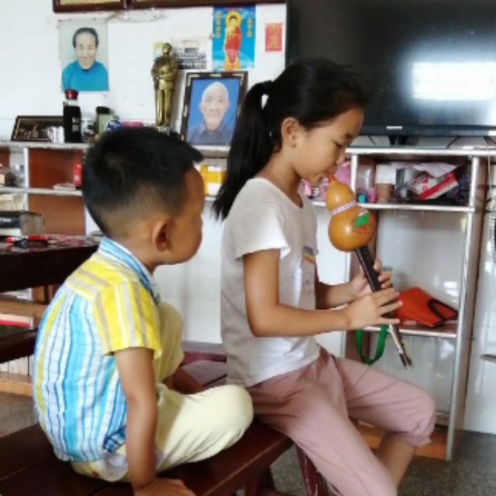 爱妮