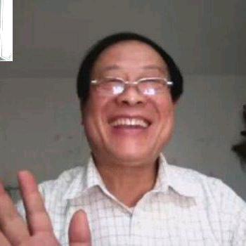 开心😁大叔