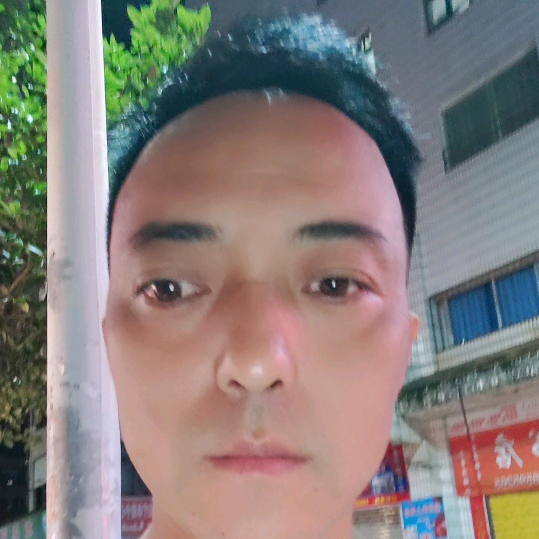 阿军。