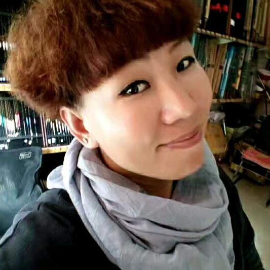 龙城二期超市老板娘