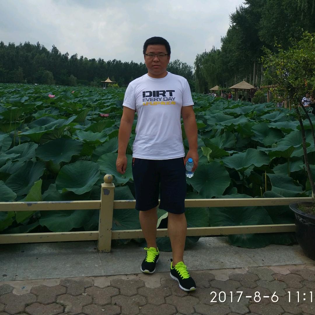 马儿爱吃草