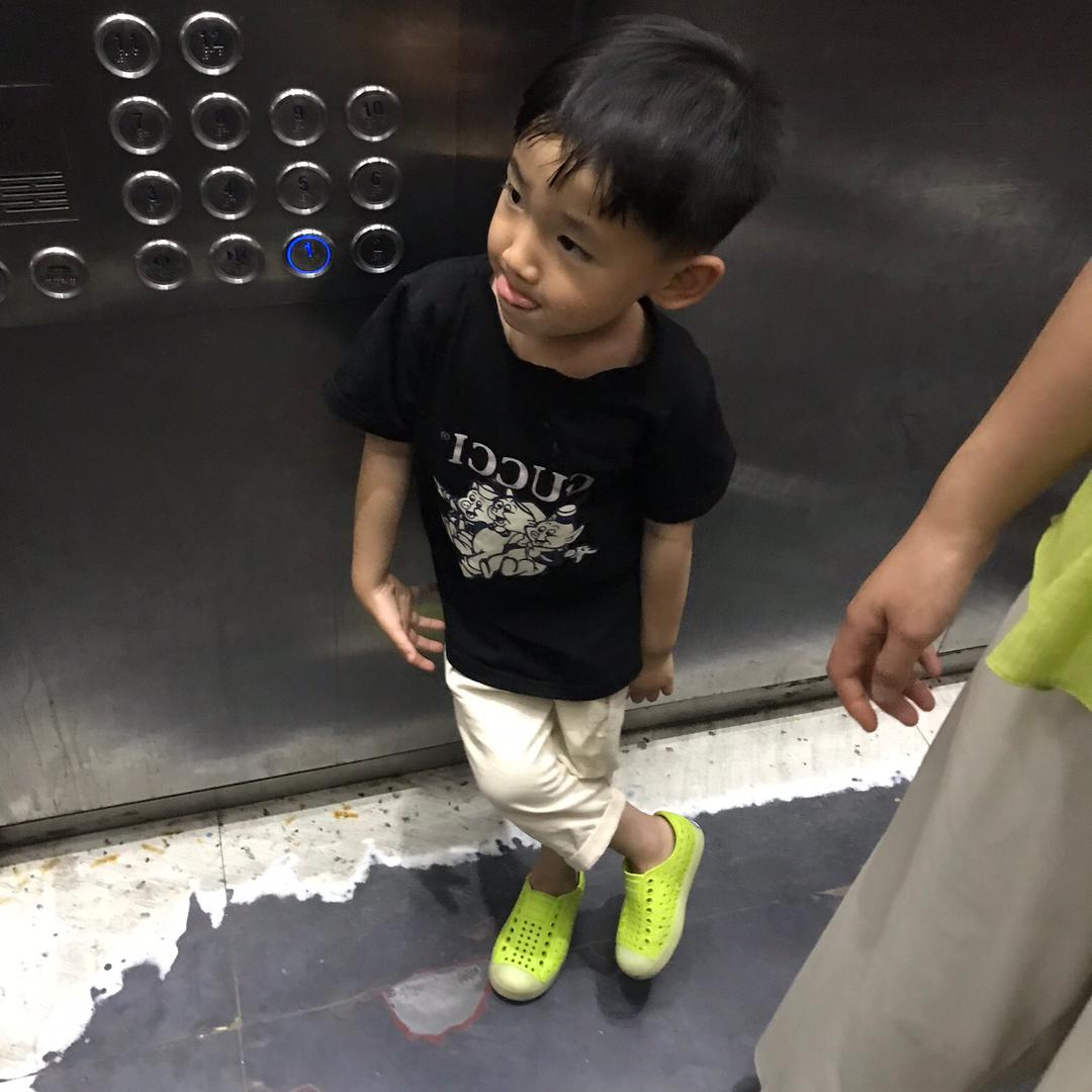 喜欢穿越的人：△。↖1