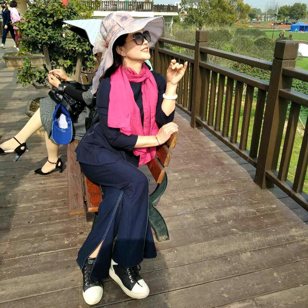 不问花开几许！只为浅笑安然！