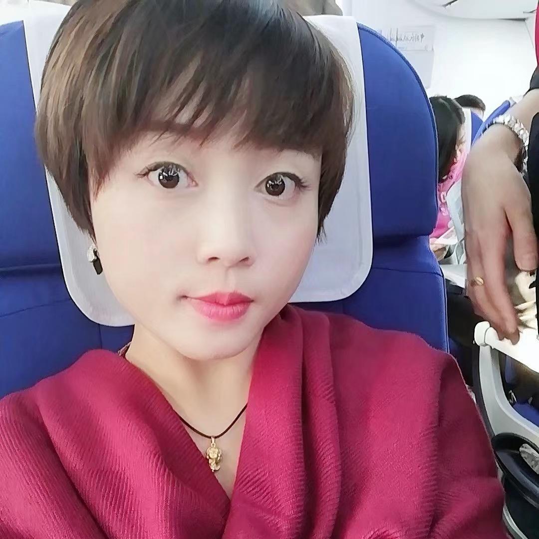 【鲜小鲜私房混沌】和【宜乐美超市】