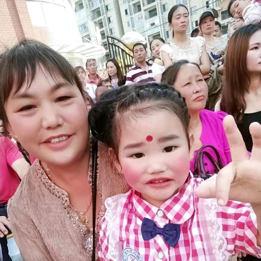 静静70年 属狗的
