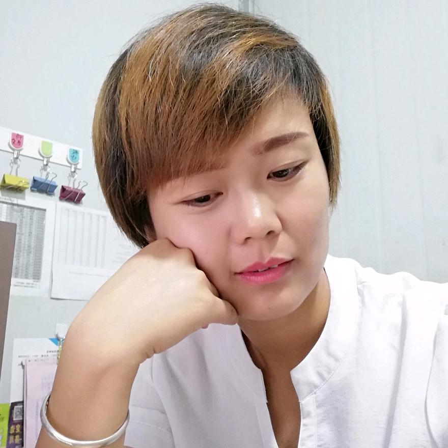 家有一憨一奶茶