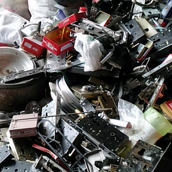 徐万平收废品的