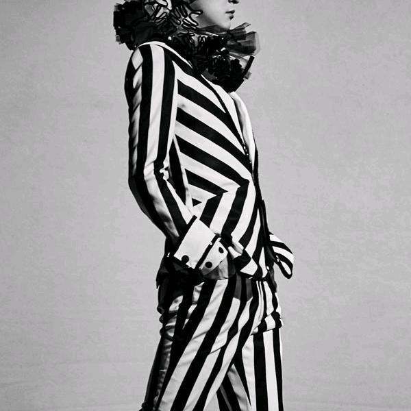 好撑眼~ n   ヨ Λ07  工