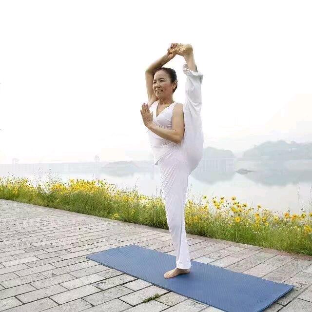 欣悦瑜伽