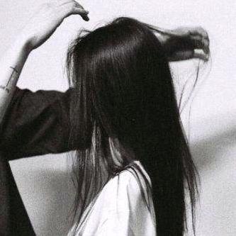 姑娘微笑有酒窝&