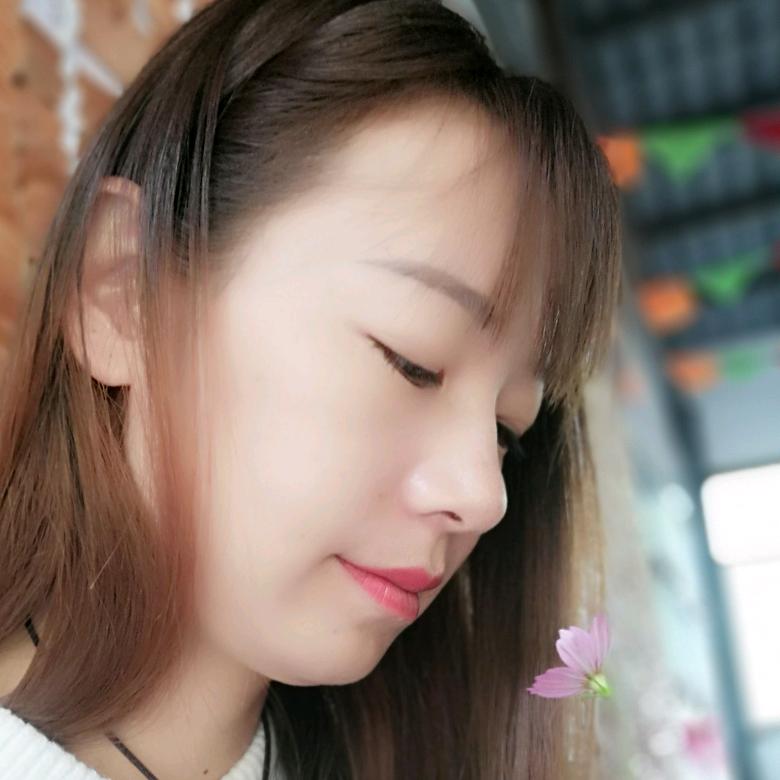 小薇( ͡° ͜ʖ ͡°)✧