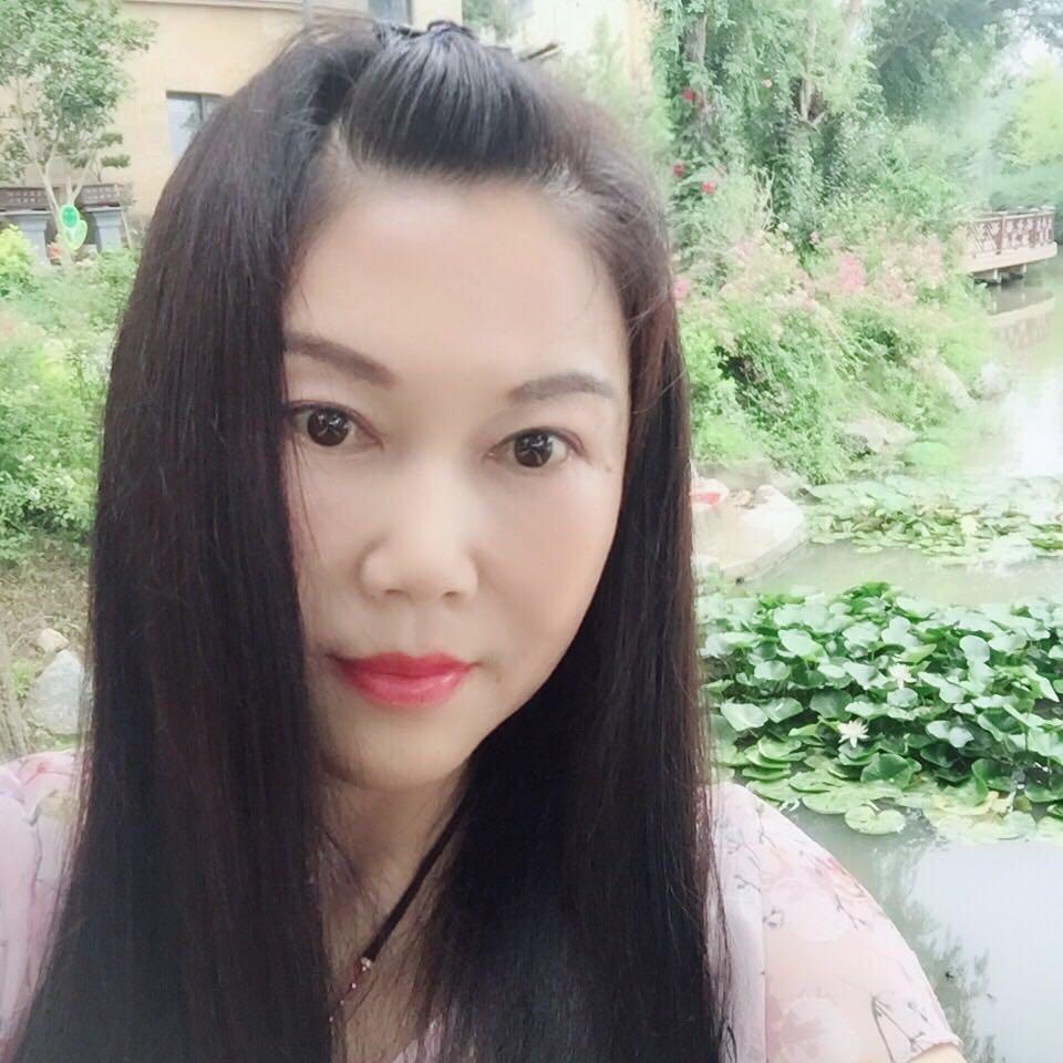 雨中清荷