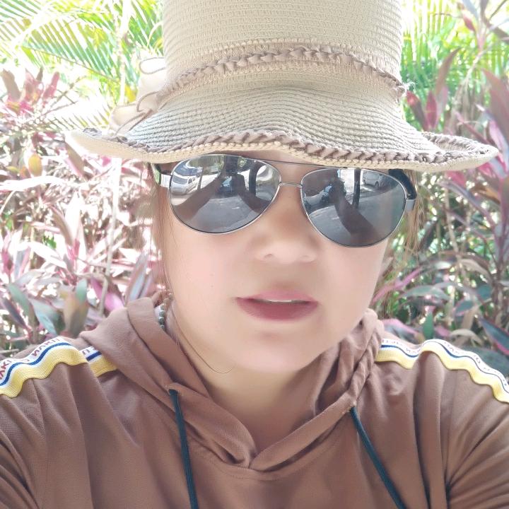 活在阳光下的我