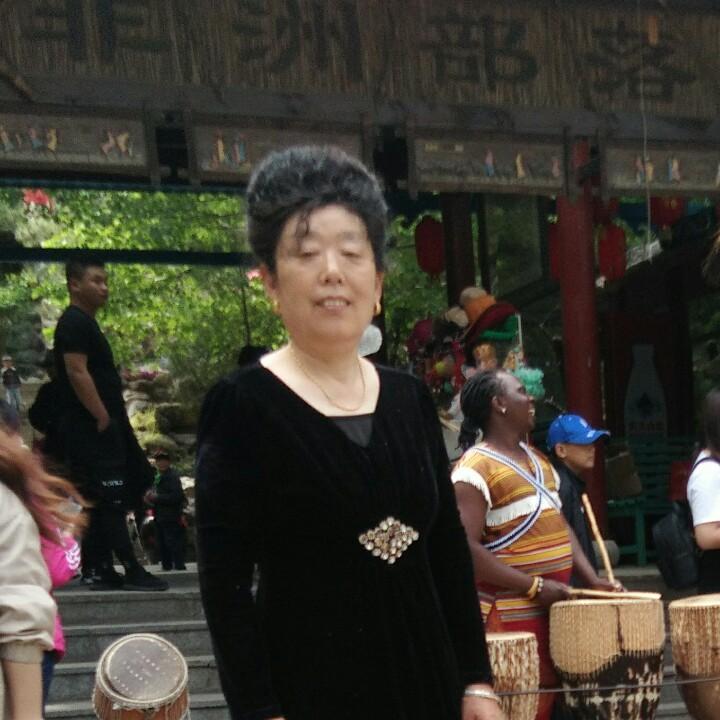 50后爱唱戏的姥娘，(赞必回)
