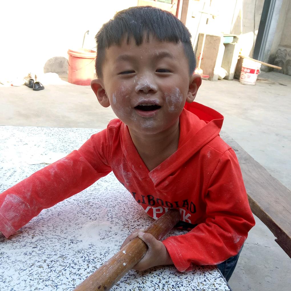正在超越…
