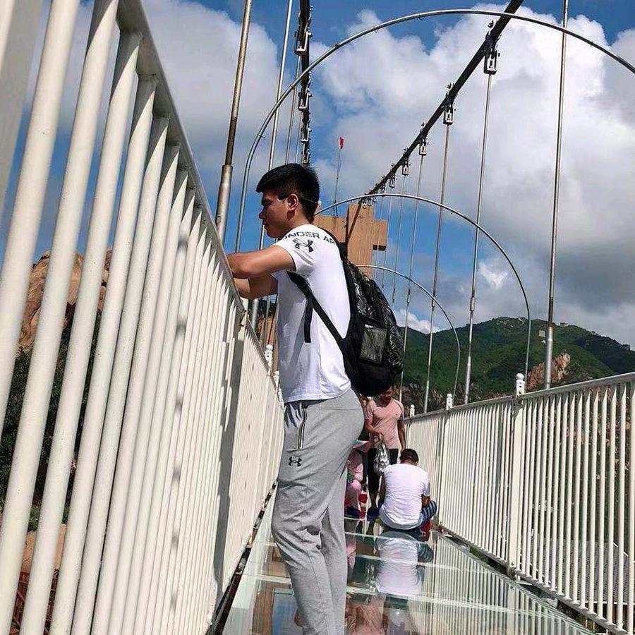 李
